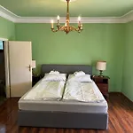 فندق مبيت وإفطار Am Pörtschach am Wörthersee